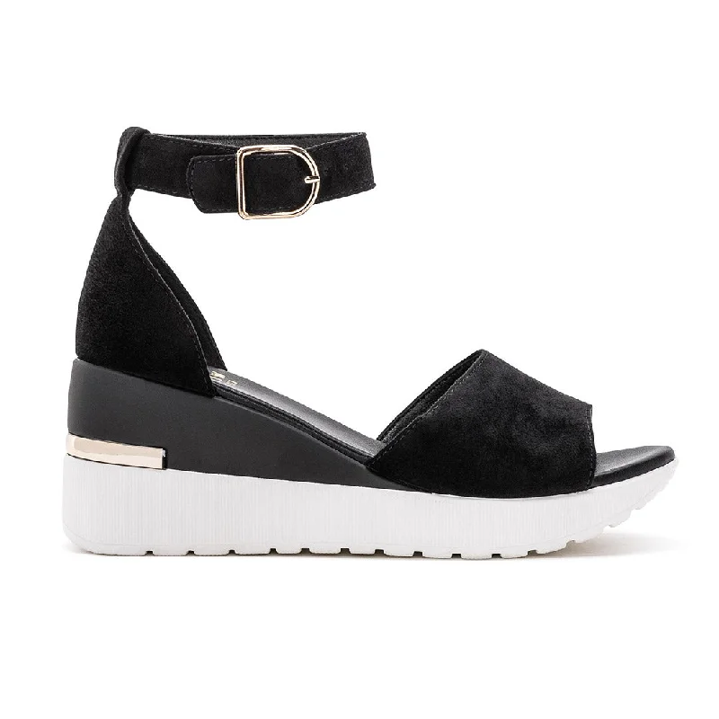Women's Leather - Strapped Sandals with a Braided Detail in Brown for a Rustic AppealWomen's Leather - Strapped Sandals with a Braided Detail in Brown for a Rustic AppealCindy Women's Leather - Strapped Sandals with a Braided Detail in Brown for a Rustic AppealWomen's Leather - Strapped Sandals with a Braided Detail in Brown for a Rustic AppealCindy