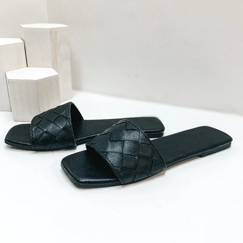Women's Thong Sandals with a Beaded Design in Multicolor for a Beachy AestheticAlways Looking Up Basket Weave One Strap Slide On Sandals in Black