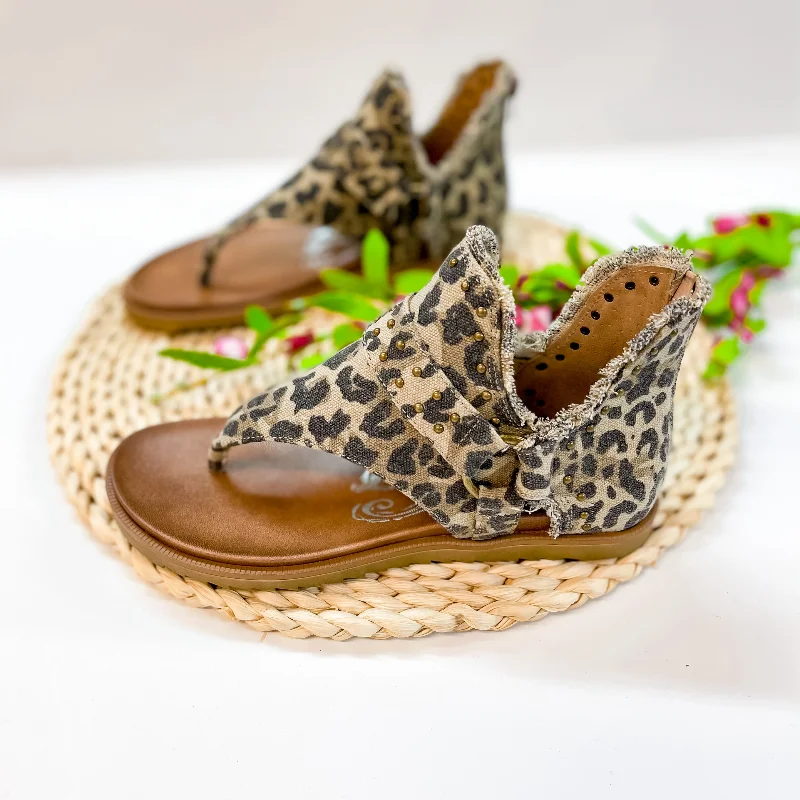 Women's Rhinestone - Embellished Open - Toe Sandals in Silver for a Glamorous Party LookVery G | Life is a Journey Canvas Sandal with Studded Detailing in Leopard Women's Rhinestone - Embellished Open - Toe Sandals in Silver for a Glamorous Party LookVery G | Life is a Journey Canvas Sandal with Studded Detailing in Leopard