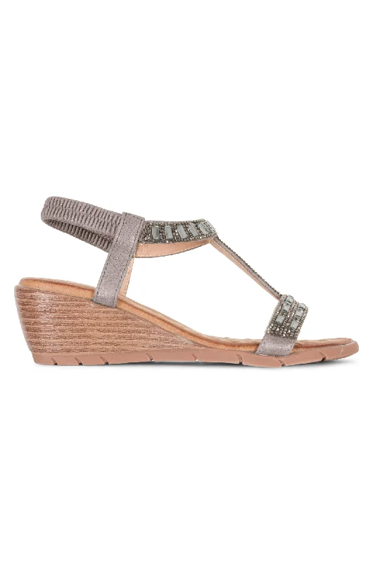 Women's Sandals with a Floral - Printed Upper in Pink for a Feminine Spring LookWomen's Sandals with a Floral - Printed Upper in Pink for a Feminine Spring LookT-bar Gemstone Sandal | PEWTER | MACIE AB Women's Sandals with a Floral - Printed Upper in Pink for a Feminine Spring LookWomen's Sandals with a Floral - Printed Upper in Pink for a Feminine Spring LookT-bar Gemstone Sandal | PEWTER | MACIE AB