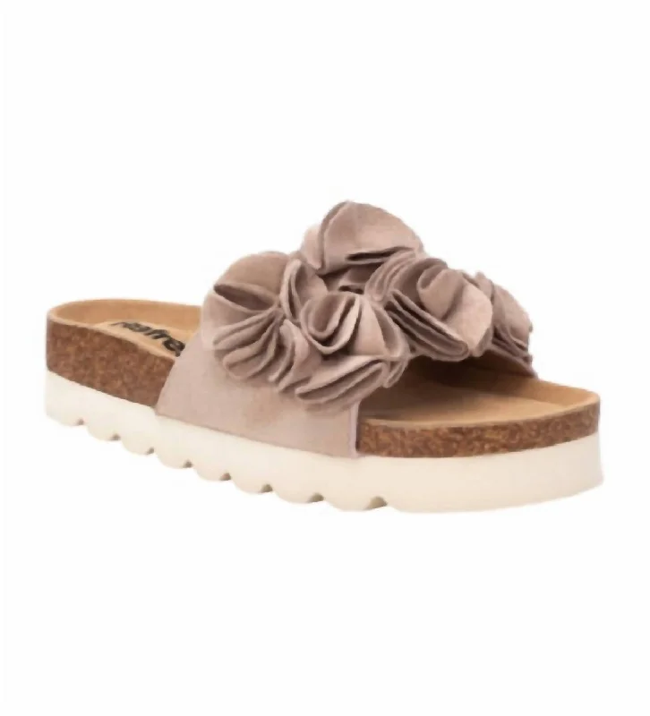 Women's Sandals with a Glitter - Coated Strap in Gold for a Sparkly Summer OutfitWomen's Sandals with a Glitter - Coated Strap in Gold for a Sparkly Summer OutfitWomen's Sandals In Beige Women's Sandals with a Glitter - Coated Strap in Gold for a Sparkly Summer OutfitWomen's Sandals with a Glitter - Coated Strap in Gold for a Sparkly Summer OutfitWomen's Sandals In Beige