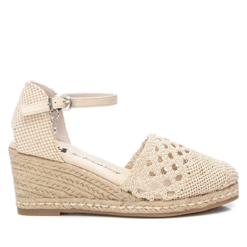 Women's Ankle - Strap Sandals with a Block Heel in Red for a Sophisticated StyleWomen's Ankle - Strap Sandals with a Block Heel in Red for a Sophisticated StyleWomen's Wedge Sandals In Beige