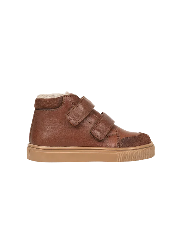 Water - Resistant Women's Hiking Sneakers with Traction Outsoles for Outdoor AdventuresToasty Sneaker - Hazelnut Water - Resistant Women's Hiking Sneakers with Traction Outsoles for Outdoor AdventuresToasty Sneaker - Hazelnut