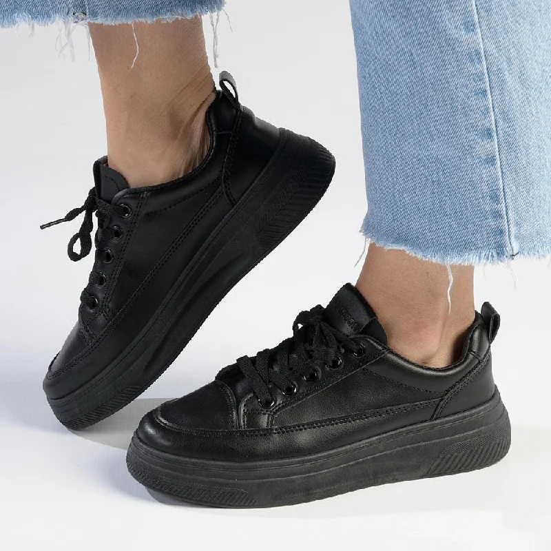 Chunky - Sole Women's Platform Sneakers in White for a Trendy Street Style LookMadison Tylee Ladies Platform Sneaker - Black Mono Chunky - Sole Women's Platform Sneakers in White for a Trendy Street Style LookMadison Tylee Ladies Platform Sneaker - Black Mono