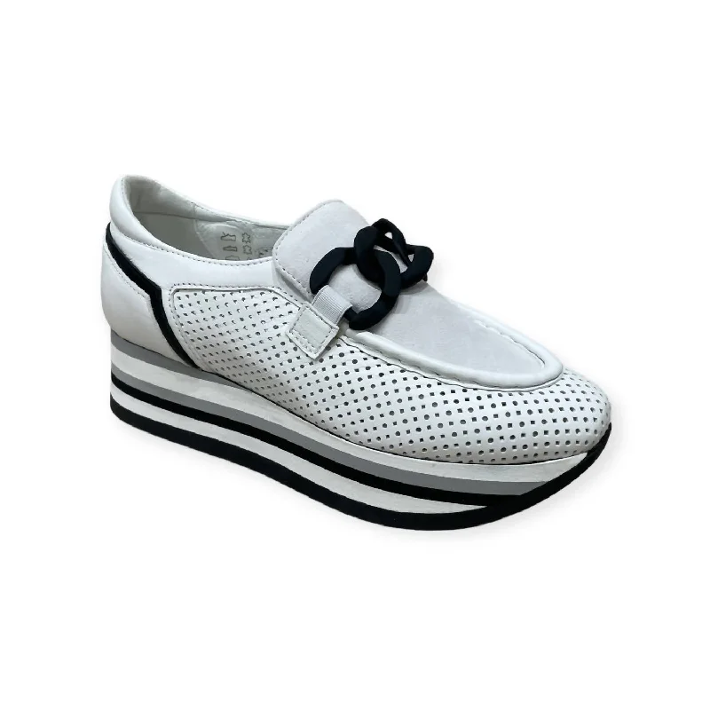 Retro - Style Women's Sneakers in Pastel Colors for a Nostalgic and Fashionable VibeWomen's Cassie Sneaker In White Retro - Style Women's Sneakers in Pastel Colors for a Nostalgic and Fashionable VibeWomen's Cassie Sneaker In White