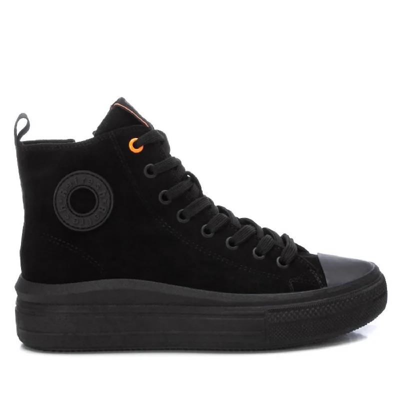 Chunky - Sole Women's Platform Sneakers in White for a Trendy Street Style LookWomen's Casual High Top Sneakers In Black Chunky - Sole Women's Platform Sneakers in White for a Trendy Street Style LookWomen's Casual High Top Sneakers In Black