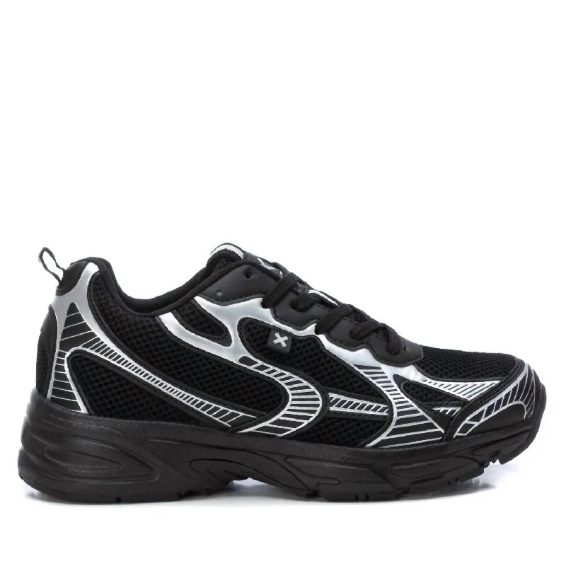 Chunky - Sole Women's Platform Sneakers in White for a Trendy Street Style LookWomen's Casual Sneakers In Black Chunky - Sole Women's Platform Sneakers in White for a Trendy Street Style LookWomen's Casual Sneakers In Black
