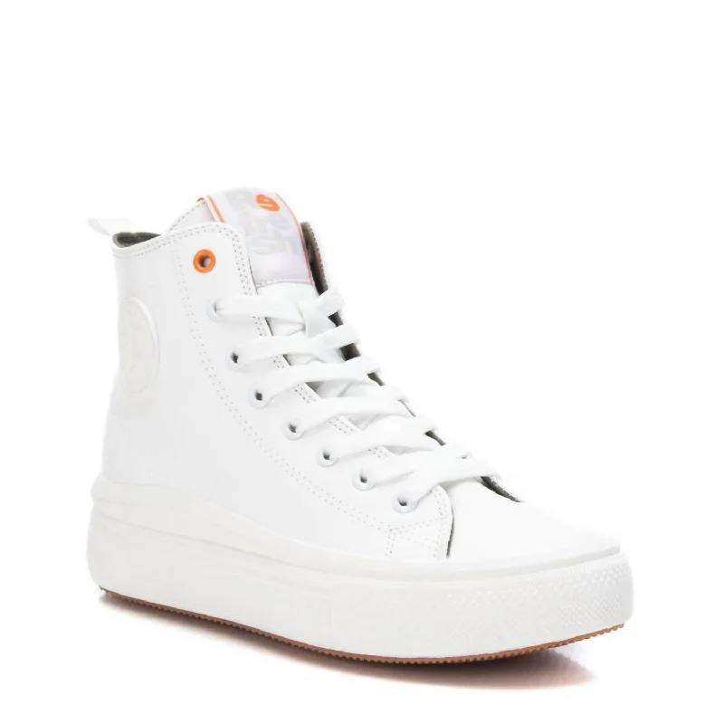 Slip - On Women's Canvas Sneakers in Navy for Easy and Effortless WearWomen's Sneakers Boots In White Slip - On Women's Canvas Sneakers in Navy for Easy and Effortless WearWomen's Sneakers Boots In White