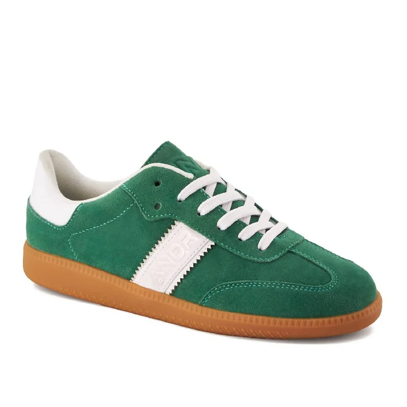 Breathable Mesh Women's Running Sneakers with Reflective Trim for Nighttime JoggingWomen's Urban Sneakers In Green Breathable Mesh Women's Running Sneakers with Reflective Trim for Nighttime JoggingWomen's Urban Sneakers In Green