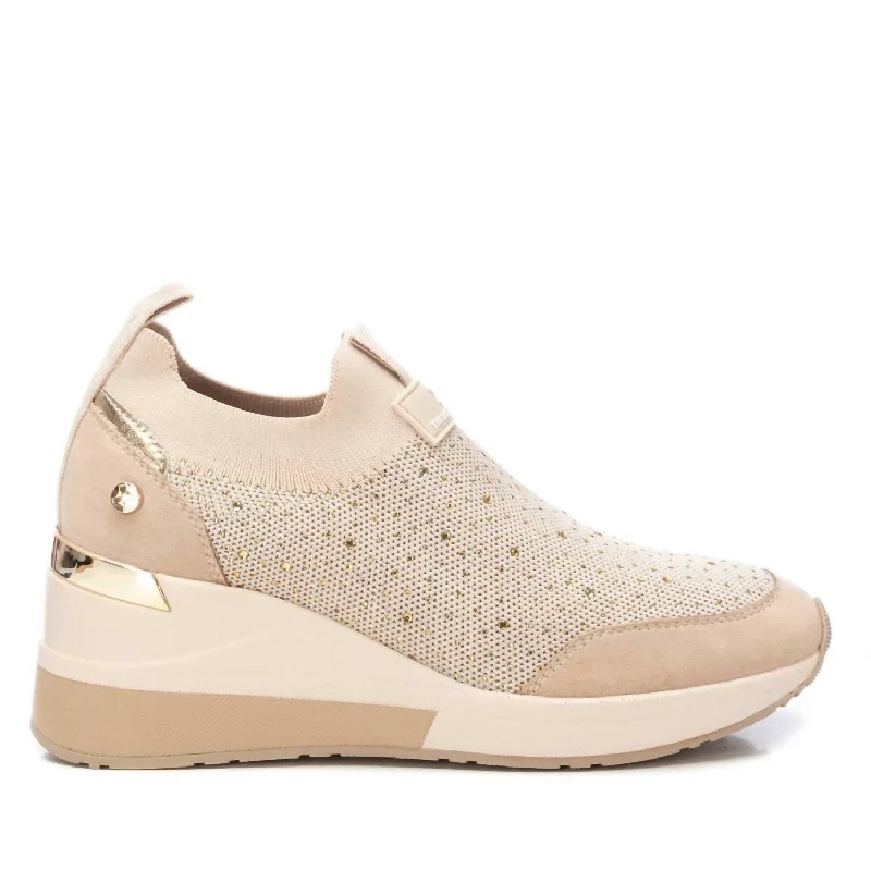 Women's Sneakers with Adjustable Straps for a Customized Fit During High - Impact ExercisesWomen's Wedge Sneakers In Beige Women's Sneakers with Adjustable Straps for a Customized Fit During High - Impact ExercisesWomen's Wedge Sneakers In Beige